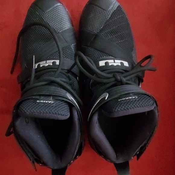 Lebron James High tops - Picture 3 of 4